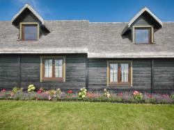 noclegi Darłowo i Darłówko Seaside Cottage in Cisowo with terrace and lovely garden