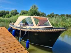 noclegi Łazy Luxury houseboat for 2 people, by the sea