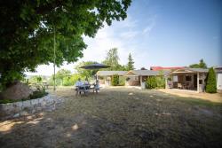 noclegi Międzyzdroje Bungalow in Miedzyzdroje with a terrace