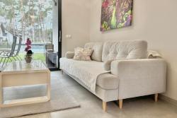 noclegi Pobierowo 2-story holiday home with a garden and a pool