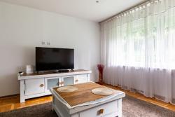 noclegi Gdynia Gdynia Główna Spacious Apartment by BookingHost