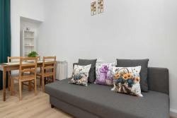 noclegi Gdańsk Five Bedroom Apartment for 12 in Gdańsk Center with Desk and Balcony by Noclegi Renters