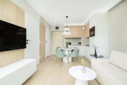 noclegi Kołobrzeg Stylish Apartment in Kołobrzeg with Air Conditioning and Parking by Noclegi Renters