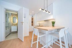 noclegi Gdynia NEW! 5 min do plaży! Golden Bay - Baltic Sands Apartments - Wanna, Parking