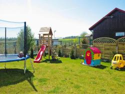 noclegi Sarbinowo Apartment with a playground, close to the beach