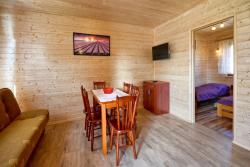 noclegi Karwieńskie Błoto Single-story houses with terraces close to the sea