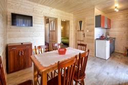 noclegi Karwieńskie Błoto Single-story houses with terraces close to the sea