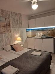 noclegi Jastrzębia Góra Apartament LAVENDER 14 - łoże typu Queen, balkon i własny taras