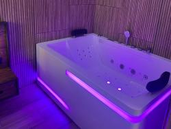 noclegi Gdańsk Mostique Spa Apartment with Jacuzzi