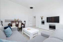 noclegi Kołobrzeg Rodzinny Apartament o Funkcjonalnym Wnętrzu 700 m od Stacji Kolejowej by Noclegi Renters