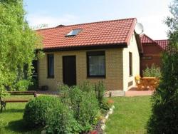 noclegi Żarnowska Holiday Home Gartenappartement an der polnischen Ostseeküste by Interhome