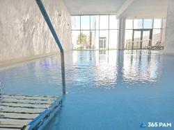 noclegi Gąski 365PAM - Apartament LETS SEA z widokiem na morze - BASEN, JACUZZI, SAUNA, SIŁOWNIA, STREFA CHILL, PARKING W CENIE