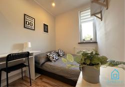 noclegi Gdańsk Walezy Room - Peaceful Retreat, 10 Minutes to Gdańsk Old Town & Seaside
