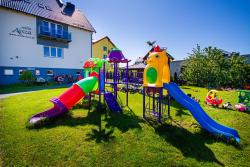 noclegi Jastrzębia Góra Willa Aisza- idealny dla rodzin, dzieci do 2 lat bezpł sala i plac zabaw, sauna, jacuzzi ,bilard