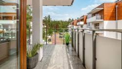 noclegi Stegna Stegna Park 29C - słoneczny apartament z dwiema sypialniami i dużym, narożnym balkonem