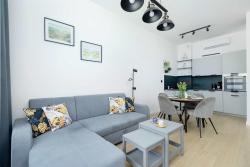 noclegi Mrzeżyno Modny Apartament z Parkingiem i Balkonem by Renters Prestige