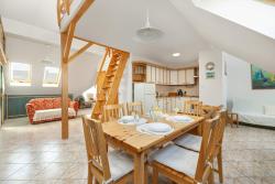 noclegi Międzyzdroje Plac Neptuna Bright Studio with Balcony by Noclegi Renters