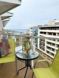 noclegi Kołobrzeg AL-DOM Apartament De Luxe z bocznym widokiem na morze i miejscem w hali garażowej