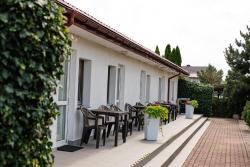 noclegi Grzybowo Victoria Grzybowo - Pokoje na parterze z lazienkami z oddzielnym wejsciem i tarasem - posilki w zaprzyjaznionym obiekcie Villa Atlantis zaraz obok, slynacym z wybornej kuchni i swietnych opini!