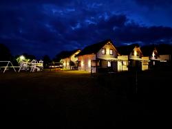 noclegi Mrzeżyno Białe Domki Mrzeżyno, domki dla rodzin, ogród, plac zabaw