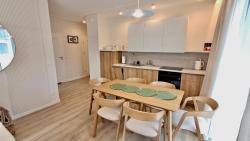noclegi Niechorze Rezydencja Niechorze LUKSUSOWY E209 z Tarasem, Basenem, Sauną, Jacuzzi, przy samej PLAŻY - 5D Apartments