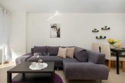 noclegi Międzyzdroje Cozy Apartment Near the Sea and Downtown by Noclegi Renters