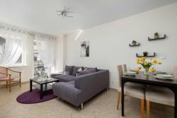 noclegi Międzyzdroje Cozy Apartment Near the Sea and Downtown by Noclegi Renters