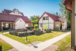 noclegi Łeba Two-story holiday home for 5 people, summer pool