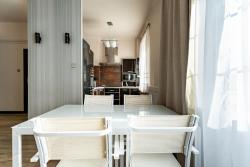 noclegi Gdynia Officers Quarters Apartment by BookingHost