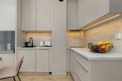 noclegi Międzywodzie Stylowy Apartament z Tarasem i Parkingiem Blisko Plaży by Noclegi Renters