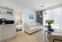 noclegi Międzywodzie Stylowy Apartament z Tarasem i Parkingiem Blisko Plaży by Noclegi Renters