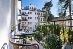 noclegi Międzyzdroje Komfortowy Apartament z Balkonem Blisko Plaży w Międzyzdrojach by Noclegi Renters
