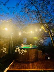 noclegi Ustronie Morskie OAZA POD STRZECHĄ Klimatyczny dom na wyłączność z jacuzzi i dużym ogrodem