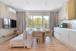 noclegi Łeba Nowoczesny Apartament z Balkonem i Parkingiem Blisko Plaży by Noclegi Renters