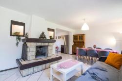 noclegi Lubiatowo Large holiday home with a garden in Lubiatów