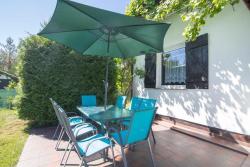 noclegi Lubiatowo Large holiday home with a garden, Lubiatowo