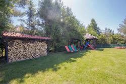 noclegi Lubiatowo Large holiday home with a garden, Lubiatowo