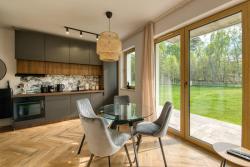 noclegi Żarnowska Łebska Osada by Q4 Apartments - basen, parking