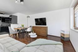 noclegi Kołobrzeg Przestronny Apartament z Balkonem w Centrum & Blisko Plaży by Noclegi Renters