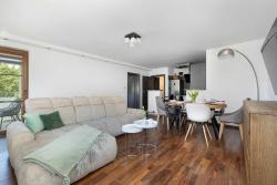 noclegi Kołobrzeg Przestronny Apartament z Balkonem w Centrum & Blisko Plaży by Noclegi Renters