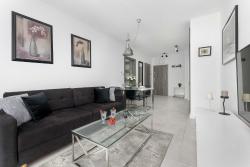 noclegi Międzyzdroje Nowoczesny Apartament z Balkonem Blisko Plaży by Noclegi Renters