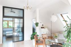 noclegi Sopot Jasny Apartament z Balkonem Blisko Plaży w Spokojnej Okolicy by Noclegi Renters