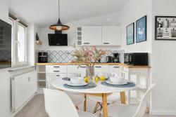 noclegi Dziwnówek Comfortable Apartment with Parking Near the Sea by Noclegi Renters