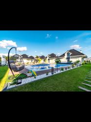 noclegi Ustka Family Resort Ustka - Domki dwupoziomowe z basenem , sauna , balia