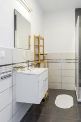 noclegi Ustka Apartamenty Bałtyckie - Bulwar Portowy - widok na port, centrum, najlepsza lokalizacja w Ustce