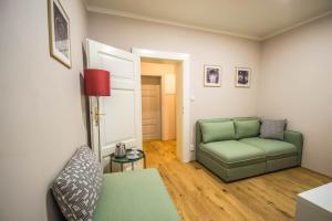 Unique Apt 250m from the Charles Bridge