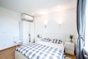 Apartament 8