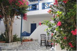 Doras Studios & Apartments