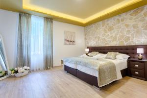 Luxury Rooms Floramye