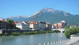 Hotels greet hotel Grenoble Centre Gare : photos des chambres